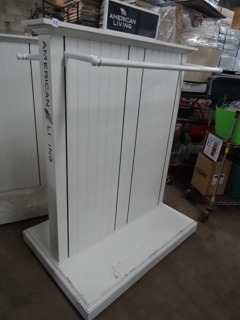 lot 25 image: Retail Store Clothing Rack on Wheels
