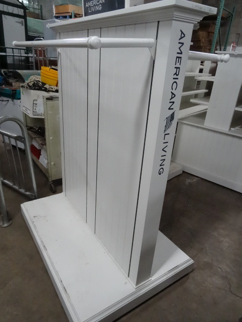 lot 26 image: Retail Store Clothing Rack on Wheels