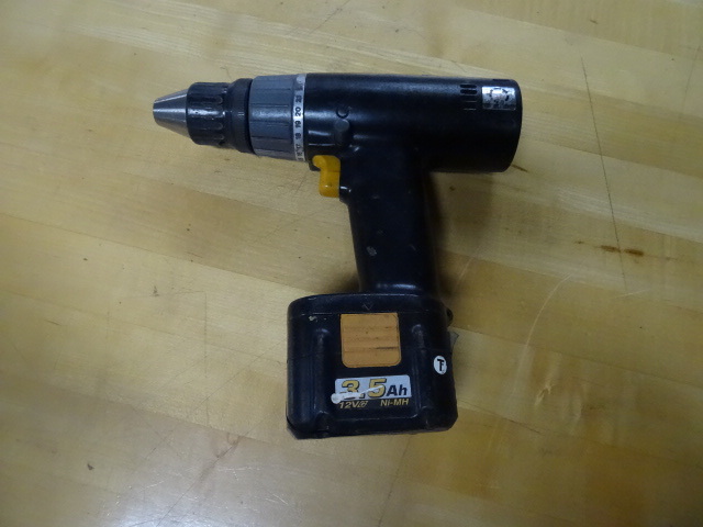 lot 62 image: Panasonic 12 Volt Drill
