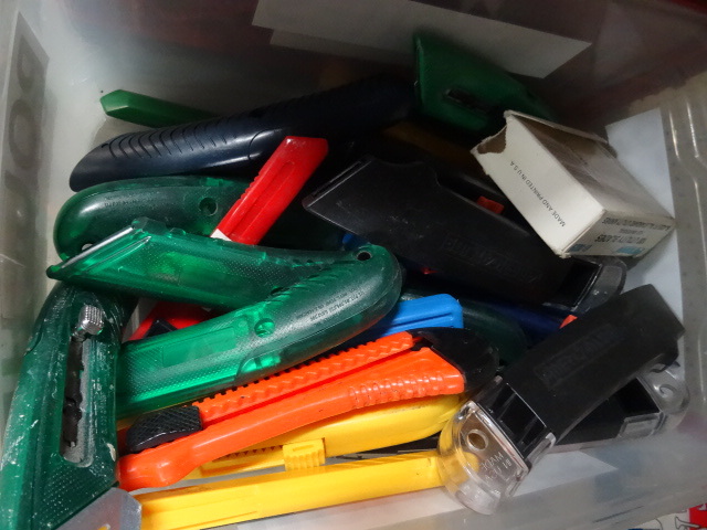 lot 83 image: Bin Full of Box Knives
