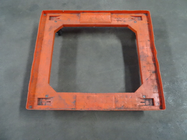 lot 99 image: 2 Plastic 4 Wheel Dollies 30 X 26