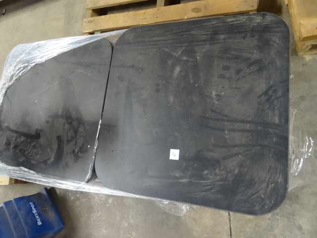 lot 114 image: 24 X 24 Laminate Table Tops Qty 22