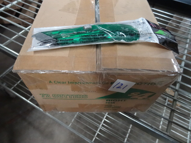 lot 121 image: Box of Utility Knives #S4R