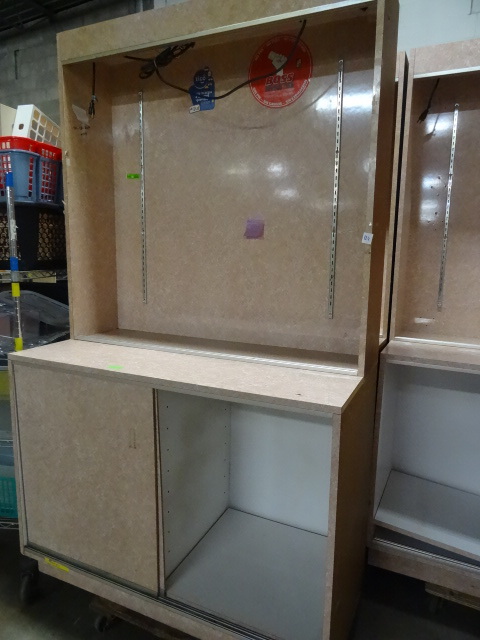 lot 124 image: Lighted Retail Display 2 Sliding Doors