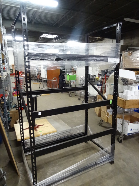 lot 132 image: Metal Shelving  Unit