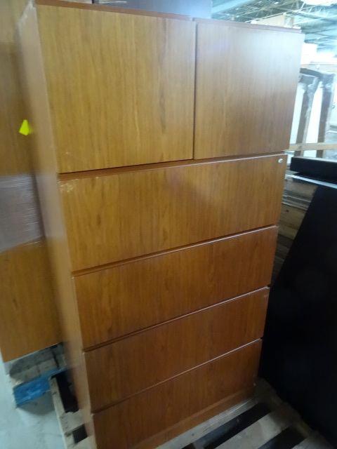 lot 145 image: 4 Drawer Lateral File with 2 Door