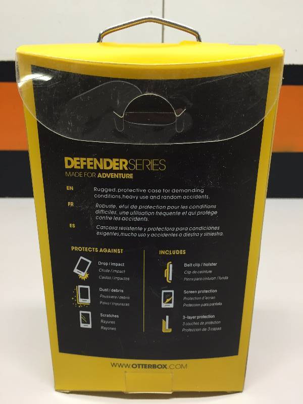 lot 3 image: OTTER BOX DEFENDER IPHONE 5
