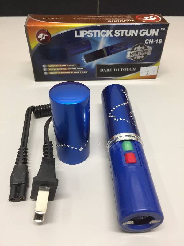 lot 7 image: LIPSTICK RECHARGEABLE STUN GUN WITH LED LIGHT