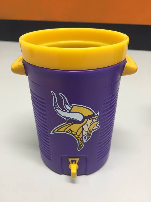 lot 35 image: VIKINGS CAN COOLER (3)