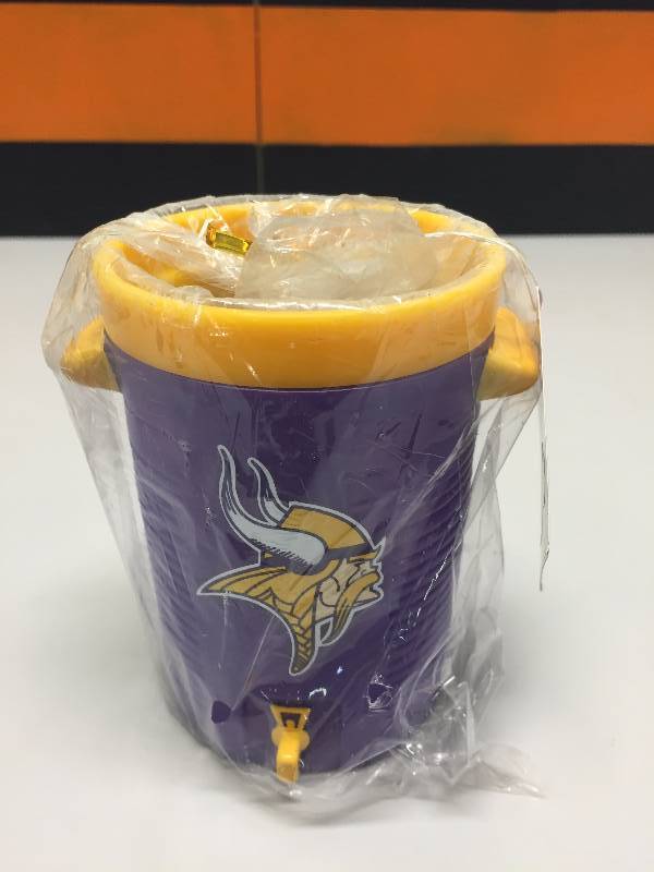 lot 36 image: VIKINGS CAN COOLER (2)