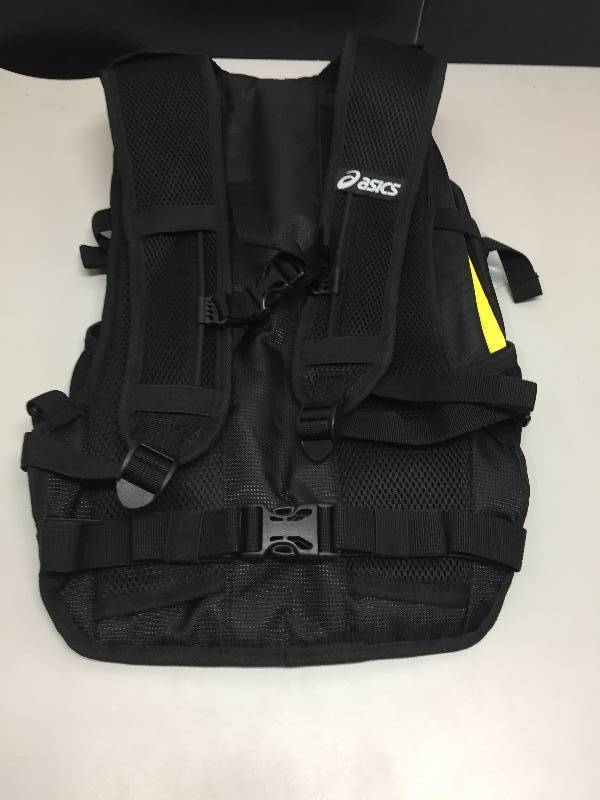 lot 38 image: ASICS RUN LYTE BACK PACK