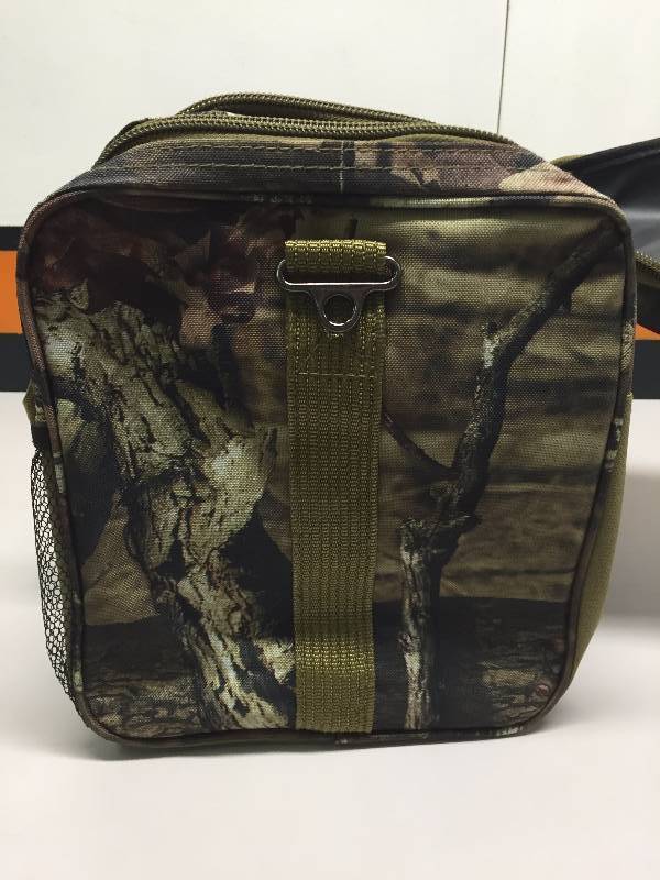 lot 39 image: MOSSY OAK CAMO DUFFLE