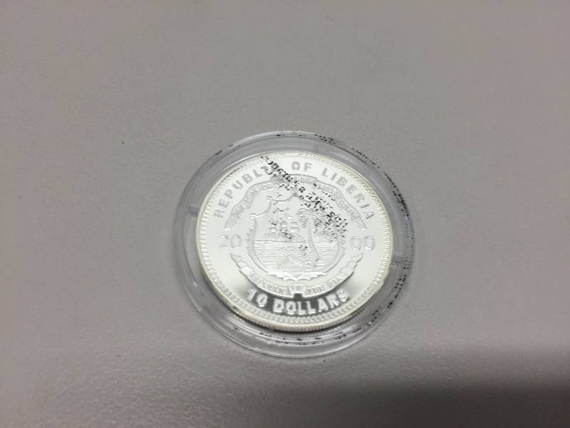 lot 41 image: AMERICAN MINT FIRST MAN IN SPACE