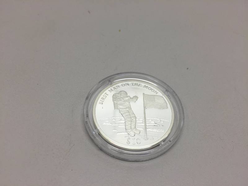 lot 45 image: AMERICAN MINT FIRST MAN IN SPACE