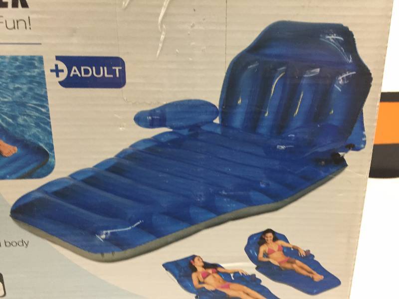 lot 54 image: POOL MASTER ADJUSTABLE CHAISE LOUNGER