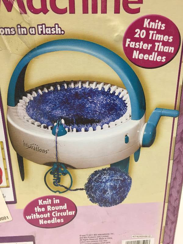 lot 56 image: INNOVATIONS KNITTING KIT, FANTASTIC FASHIONS IN A FLASH