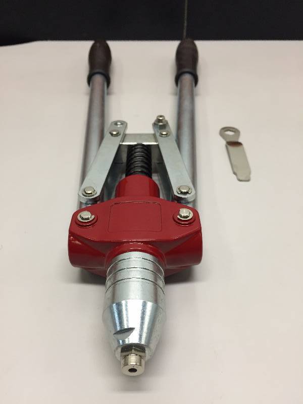 lot 65 image: WESTWARD HEAVY DUTY RIVETER