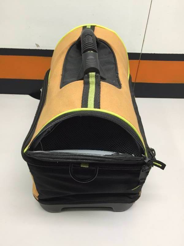 lot 68 image: IGLOO- WORKMAN LUNCH COOLER