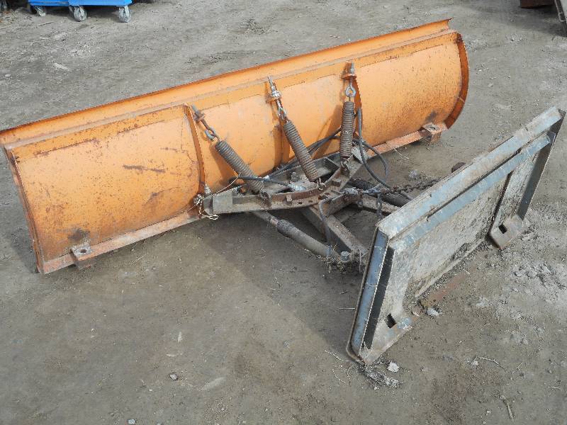 lot 3 image: 8ft Skidloader Hydraulic Snow Plow,...