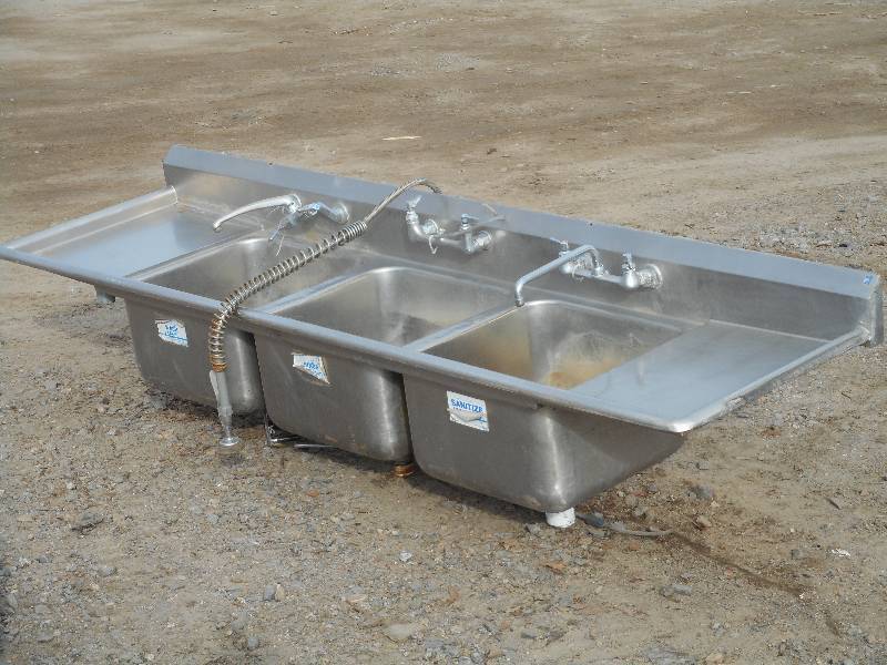 lot 5 image: Commercial Stainless Steel 3-Bowl S...