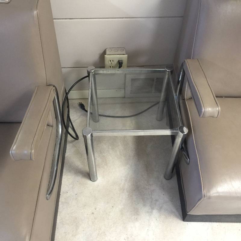 lot 4 image: Side Table