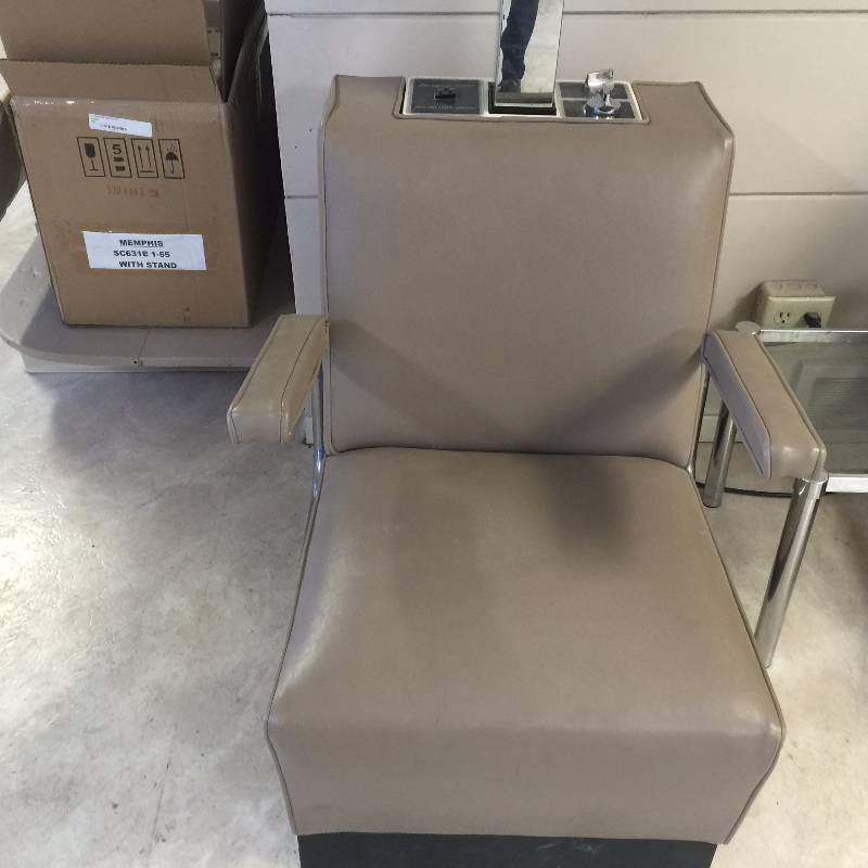 lot 5 image: Hair Dryer