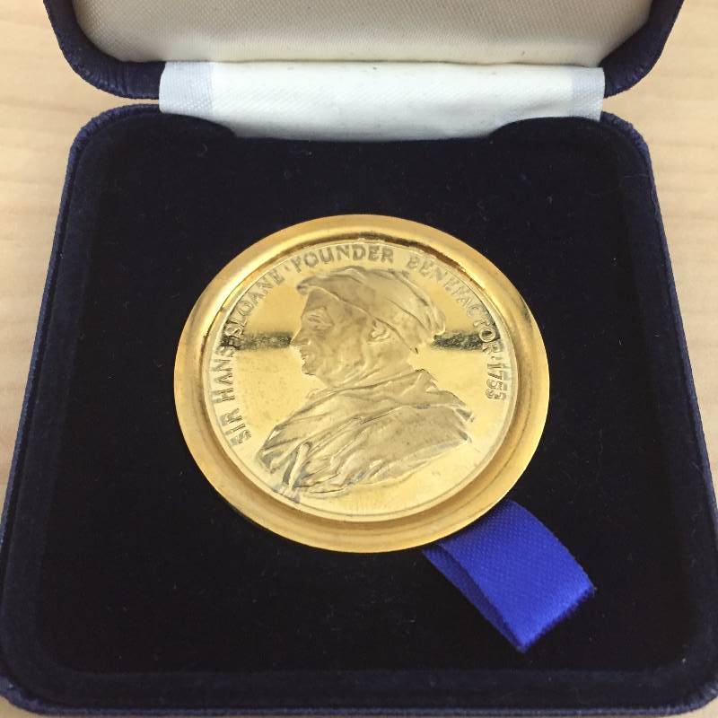 lot 2 image: Pristine In Fitted Box Vintage British Museum Donors Medal Pounder Sir Hans Sloane