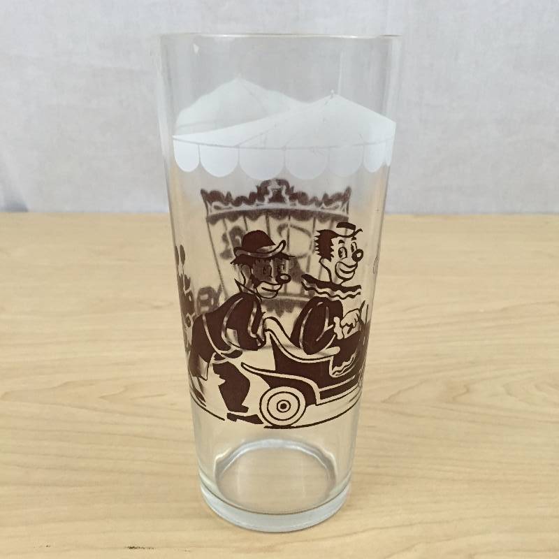 lot 18 image: Mid Century Modern Vintage Collectible 3 Circus Glasses Tumblers Majorette Clowns Lions Bears Horses - Excellent