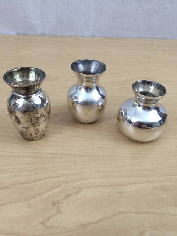 lot 19 image: 3 Trio Heavy Quality Vintage Collectible Twos Company Silverplate Silver Plated Miniature Posey Bud Vases Made in India - Needs Polishing