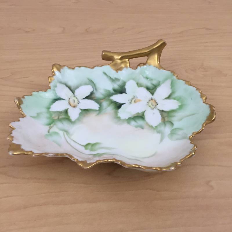 lot 50 image: Lovely Vintage Possibly Limoges Artist Signed M. Gates Floral & Gold Gilt Small Serving Trinket Dish