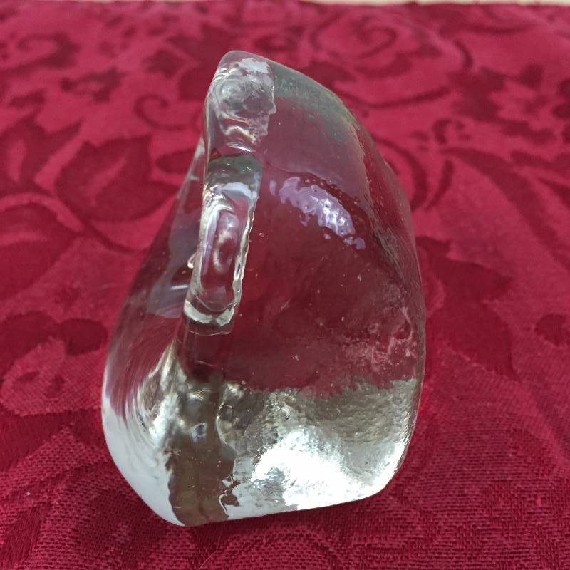 lot 55 image: Vintage Studio Art Glass Owl Paperweight Possibly Ronneby Konstglas #2