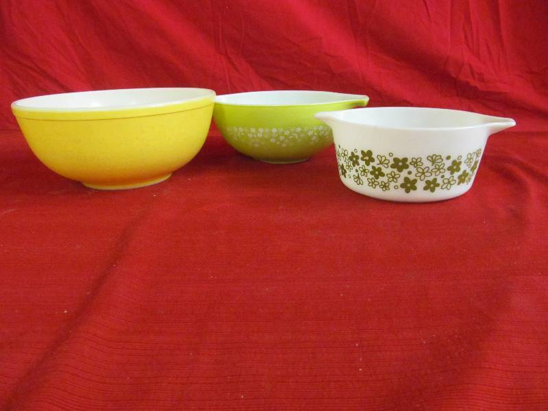 Pyrex bowls
