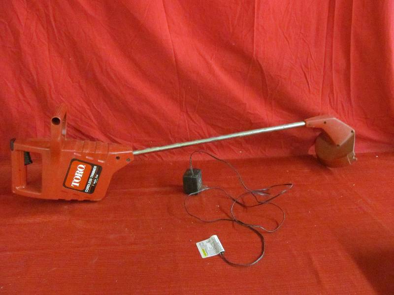 Toro trimmer