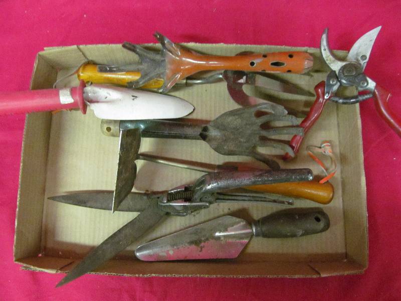 garden tools