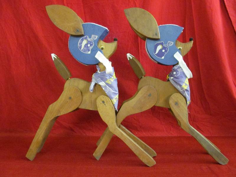 2 wood deer