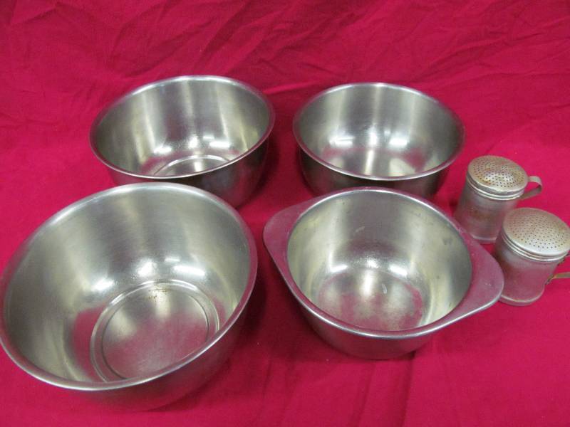 mixing bowls