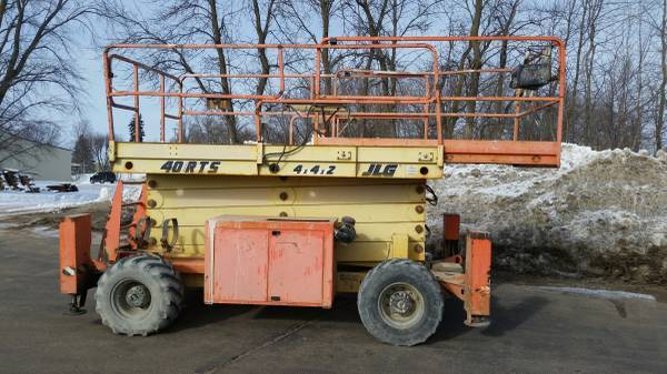 2001 JLG Model 40RTS 4 x 4 Scissors Lift Man Lift