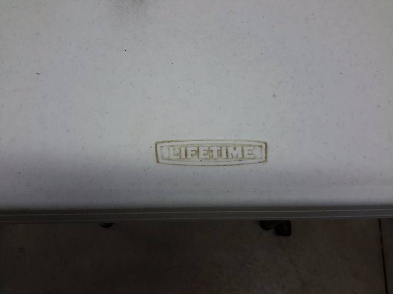 4ft x 2 ft. lifetime folding table