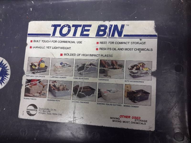 11, Tote Bins.. 11 Gallon.