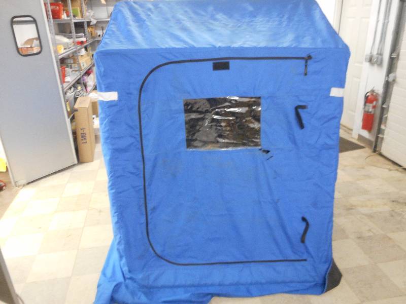 lot 1 image: CLAM OUTDOORS DAVE GENZ YUKON 2 MAN PORTABLE ICE HOUSE