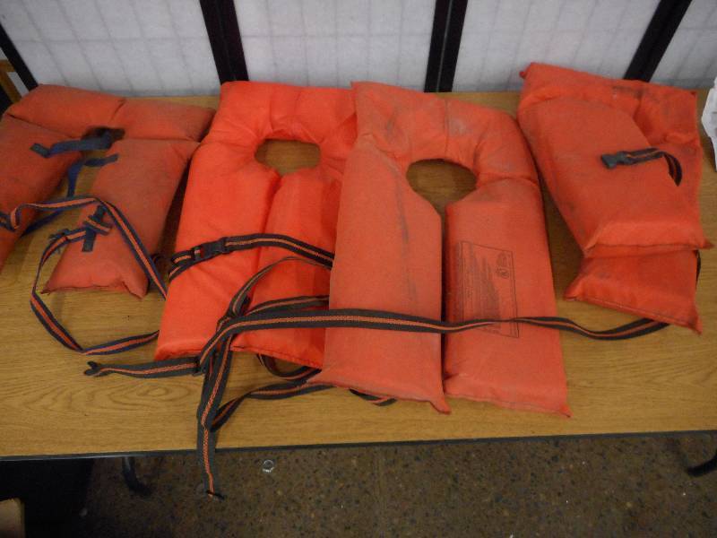 lot 6 image: (4) LIFE JACKETS
