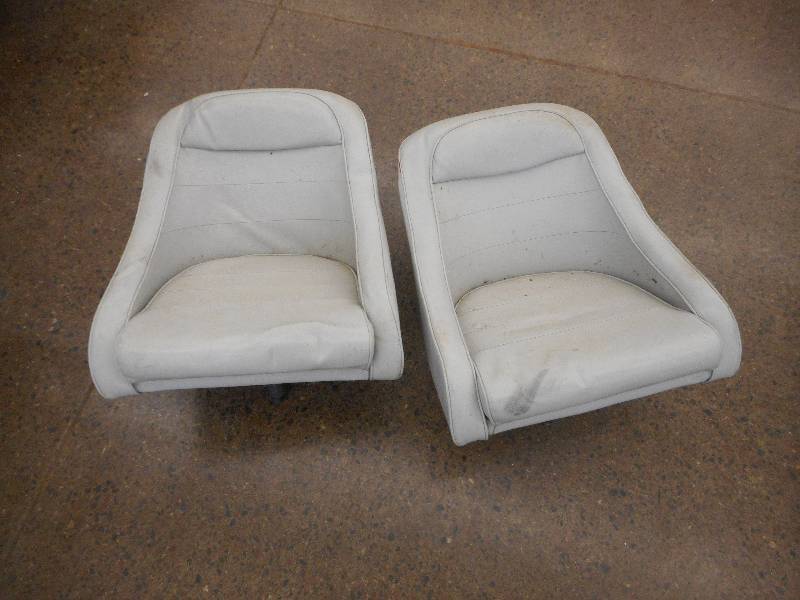 lot 11 image: (2) BOAT SEATS
