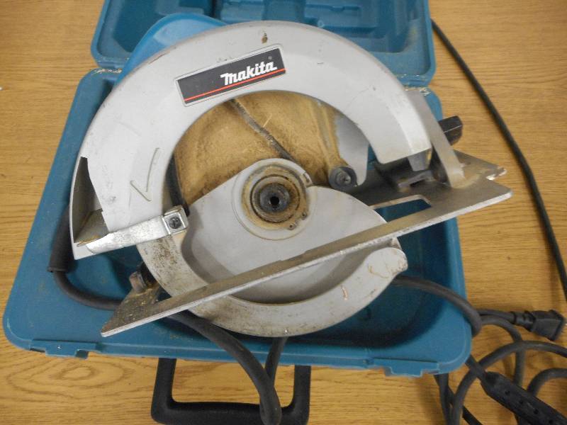 lot 13 image: MAKITA SKILL SAW With Case
