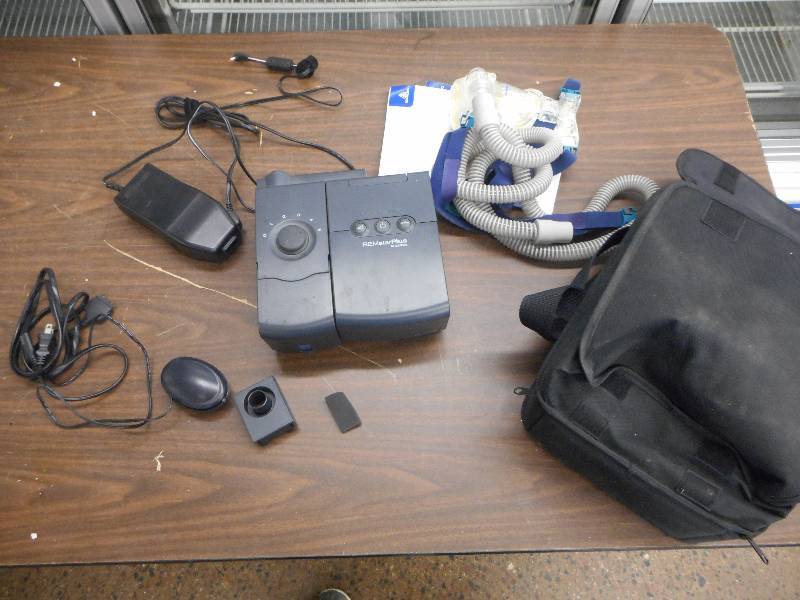 lot 15 image: RESPIRONICS REMSTAR PLUS HEATED HUMIDIFIER