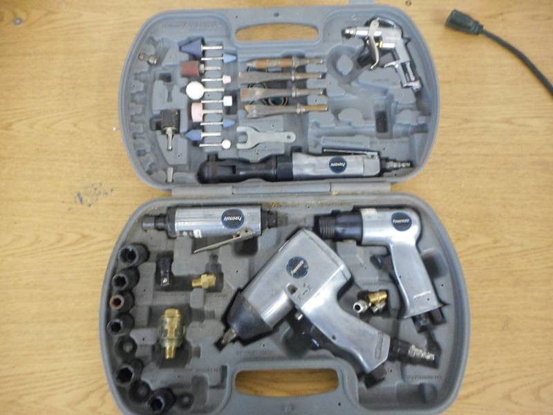 lot 16 image: 40 PIECE POWERMATE AIR TOOL SET