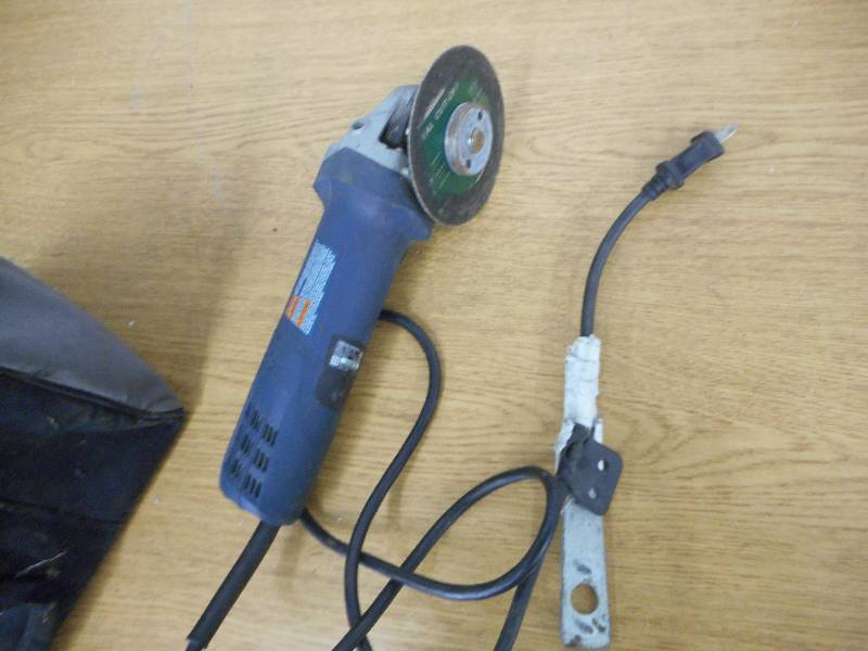 lot 23 image: RIDGID ANGLE GRINDER