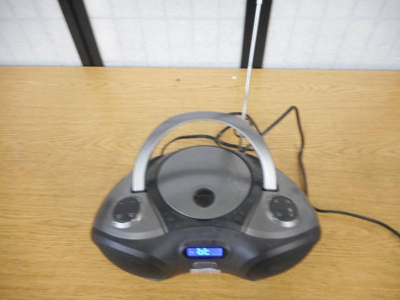 lot 28 image: ILIVE RADIO BLUETOOTH SPEAKER