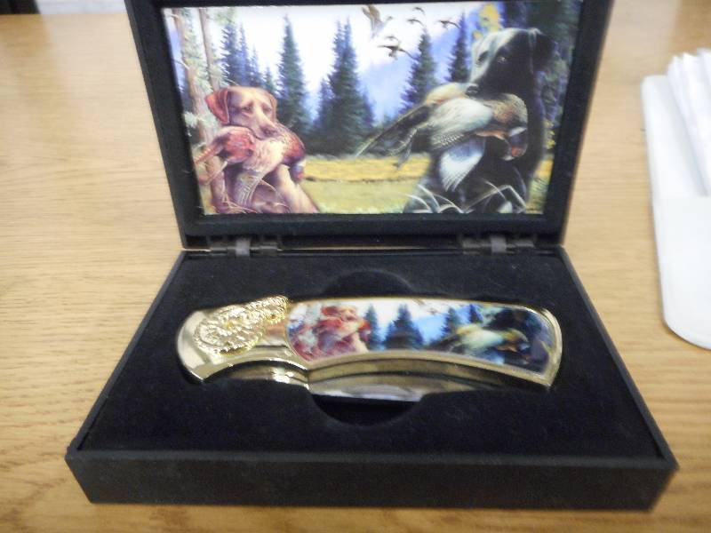 lot 40 image: WATERFOWL DOGS POCKET KNIFE COLLECTORS