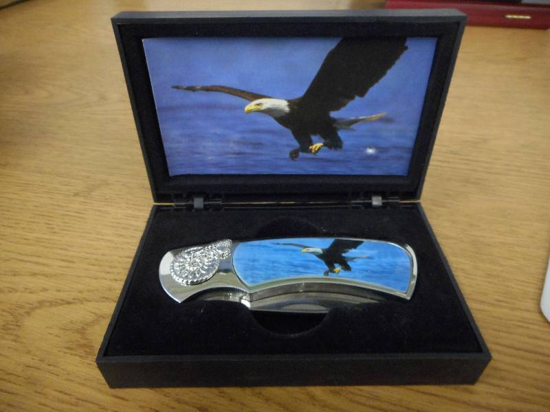 lot 44 image: BALD EAGLE COLLECTORS POCKET KNIFE