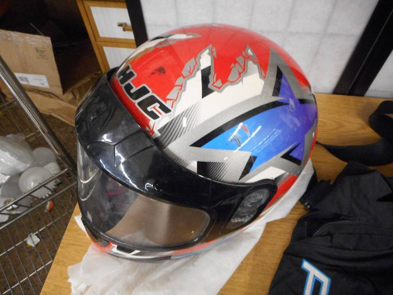lot 50 image: SNOWMOBILE GEAR LOT